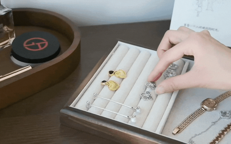 3 kiểu phụ kiện phong thủy nên đeo trong tháng 7 Dương lịch: Đẹp sang lại còn giữ vía, đón may- Ảnh 1. 3 kiểu phụ kiện phong thủy nên đeo trong tháng 7 Dương lịch: Đẹp sang lại còn giữ vía, đón may- Ảnh 1.