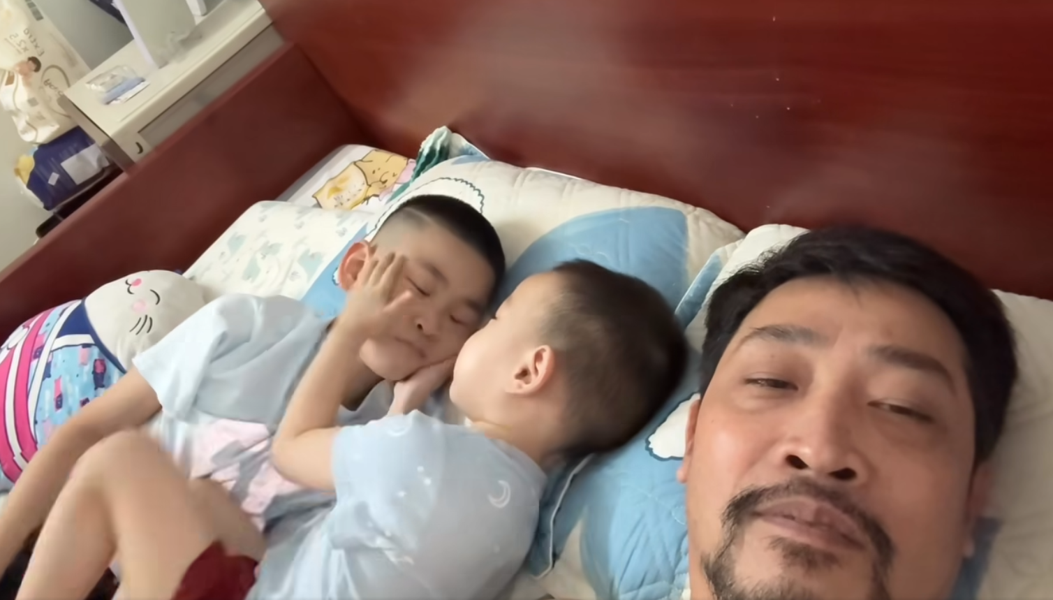 Clip hơn 1 phút siêu hot của ông bố chuyên vai phản diện phim Việt giờ vàng, dân tình tấm tắc Clip hơn 1 phút siêu hot của ông bố chuyên vai phản diện phim Việt giờ vàng, dân tình tấm tắc