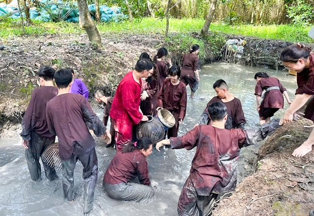Mùa hè đặc biệt – gửi yêu thương, gieo hy vọng- Ảnh 3. Mùa hè đặc biệt – gửi yêu thương, gieo hy vọng- Ảnh 3.