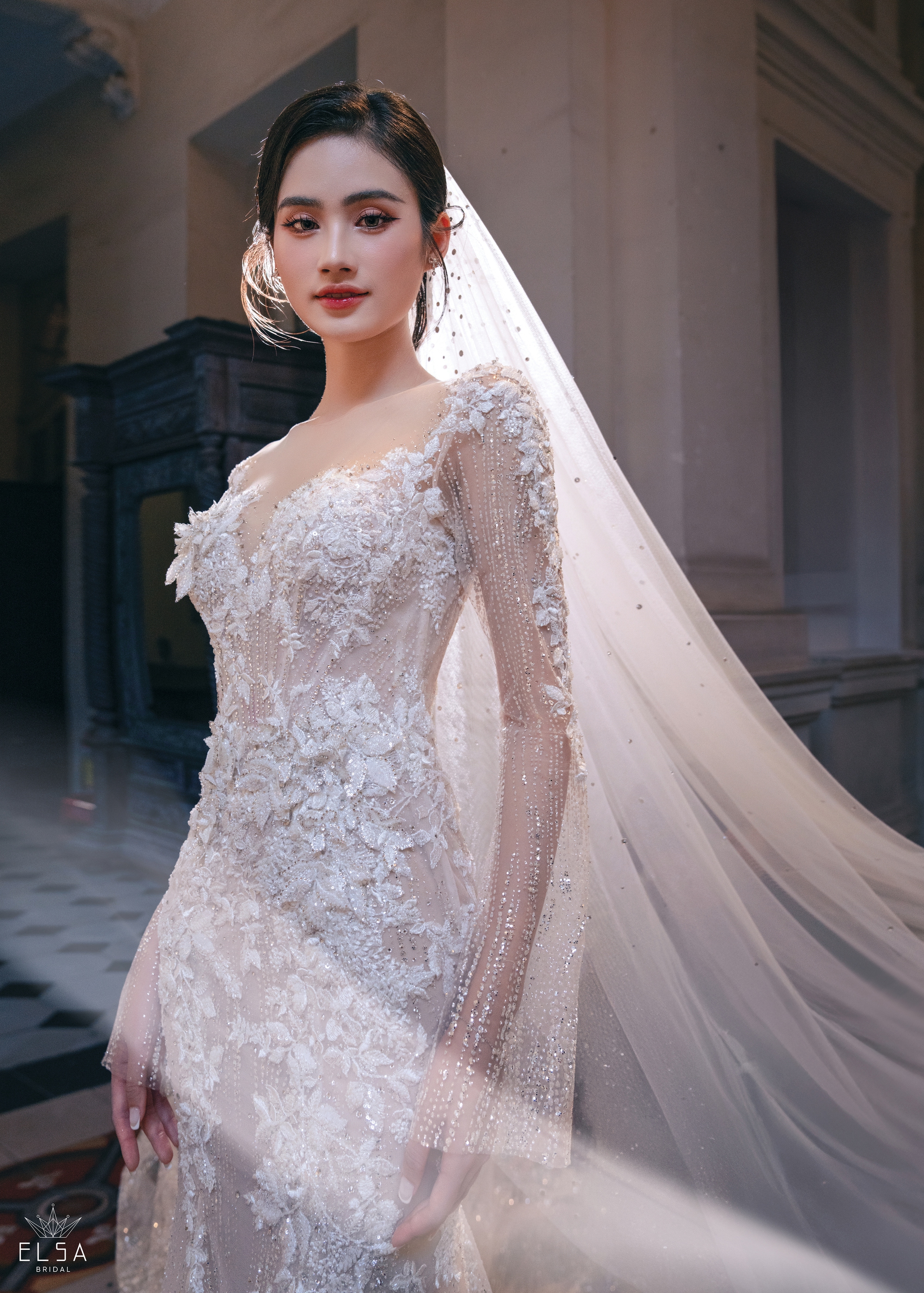 Hoa Hậu Ý Nhi diện váy cưới Elsa Bridal, khiến dân tình "trụy tim" vì quá đẹp và chuẩn quốc tế- Ảnh 3. Hoa Hậu Ý Nhi diện váy cưới Elsa Bridal, khiến dân tình "trụy tim" vì quá đẹp và chuẩn quốc tế- Ảnh 3.
