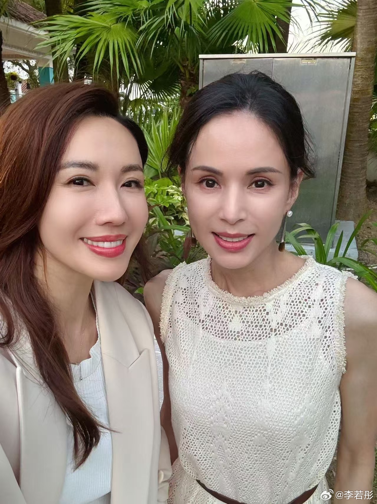 Nhan sắc và vóc dáng gây bất ngờ của Lý Nhược Đồng ở tuổi U60- Ảnh 2. Nhan sắc và vóc dáng gây bất ngờ của Lý Nhược Đồng ở tuổi U60- Ảnh 2.