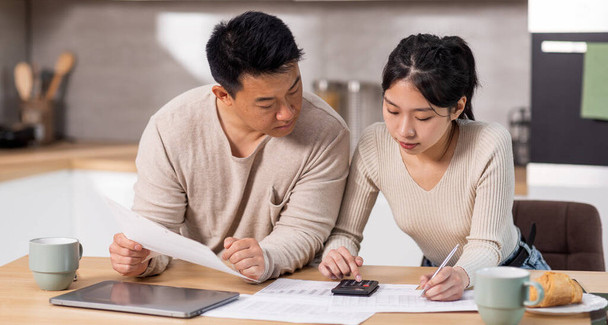 Lương hơn 1,5 tỷ/năm mà không tiết kiệm nổi một đồng: Cặp đôi bất ngờ phát hiện Lương hơn 1,5 tỷ/năm mà không tiết kiệm nổi một đồng: Cặp đôi bất ngờ phát hiện