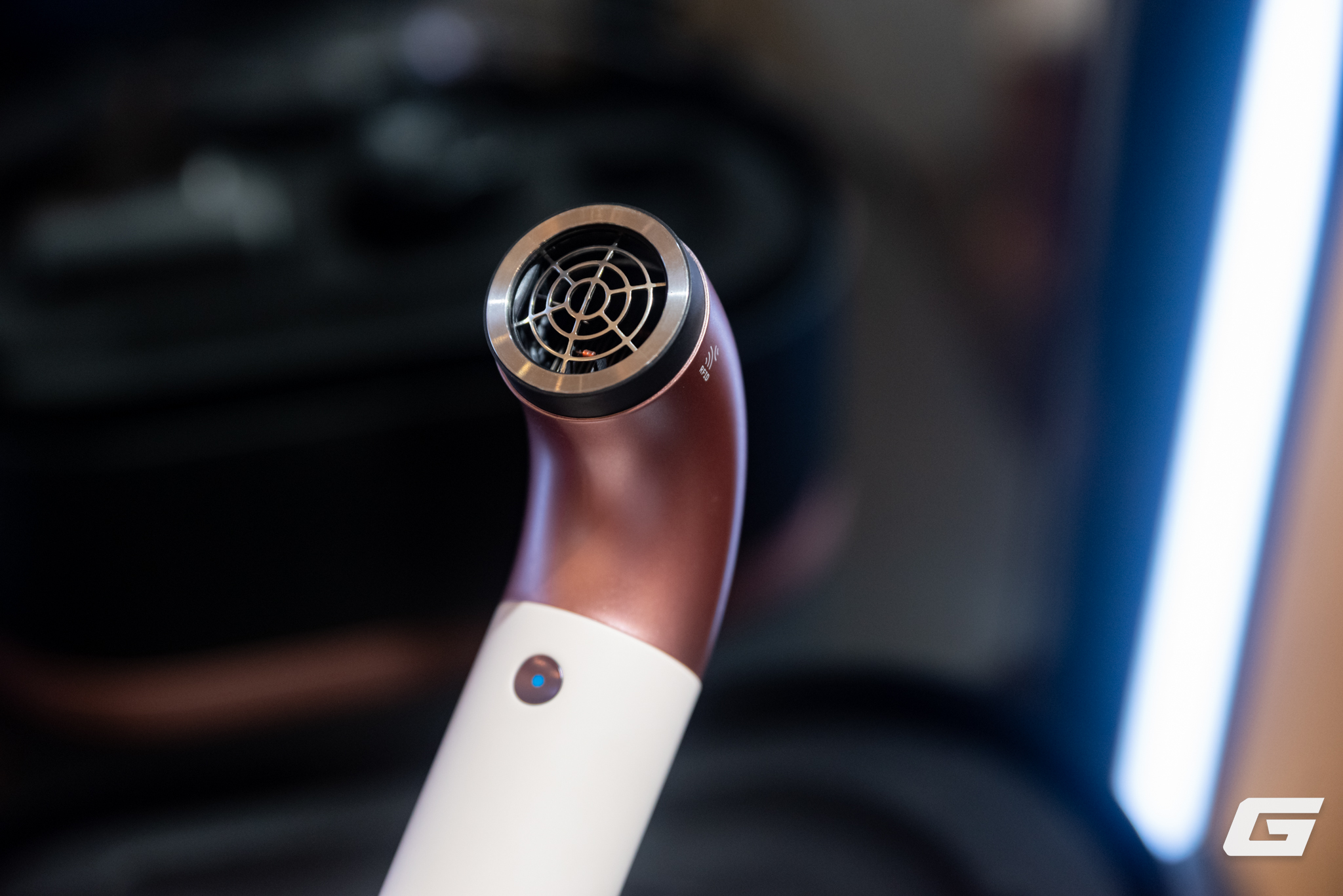 Cận cảnh Dyson Supersonic r: Máy sấy tóc với thiết kế 