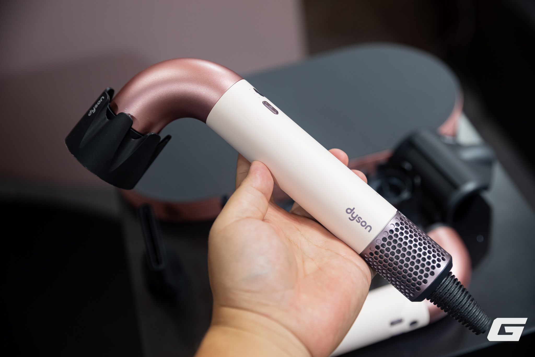 Cận cảnh Dyson Supersonic r: Máy sấy tóc với thiết kế 