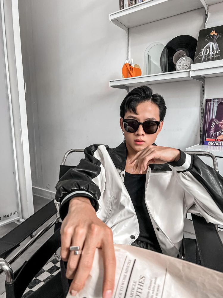 Bạn trai tin đồn vừa lộ ảnh riêng tư với Jun Phạm: "Hồng hài nhi" 6 múi như tạc tượng, xem ảnh quá khứ mới sốc- Ảnh 10. Bạn trai tin đồn vừa lộ ảnh riêng tư với Jun Phạm: "Hồng hài nhi" 6 múi như tạc tượng, xem ảnh quá khứ mới sốc- Ảnh 10.