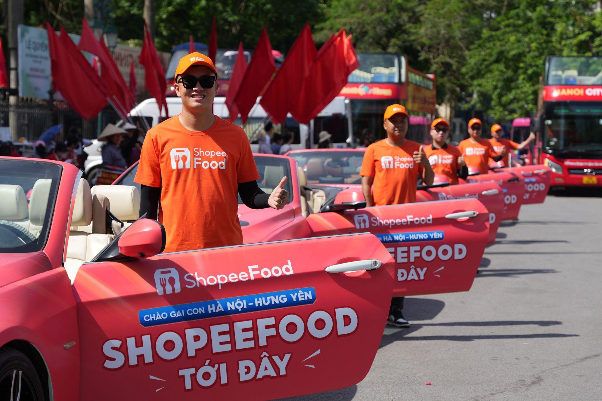 Nhìn lại hành trình ShopeeFood rực sắc cam tại Hà Nội và Hưng Yên: "Gai Con" đã được chiều hết nấc!- Ảnh 1. Nhìn lại hành trình ShopeeFood rực sắc cam tại Hà Nội và Hưng Yên: "Gai Con" đã được chiều hết nấc!- Ảnh 1.