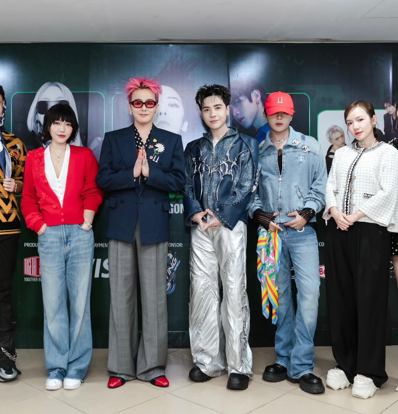 Chụp hình cùng G-Dragon: Diệu Nhi - Rhyder lên đồ 10 điểm, tiếc nhất là Phương Ly- Ảnh 1.