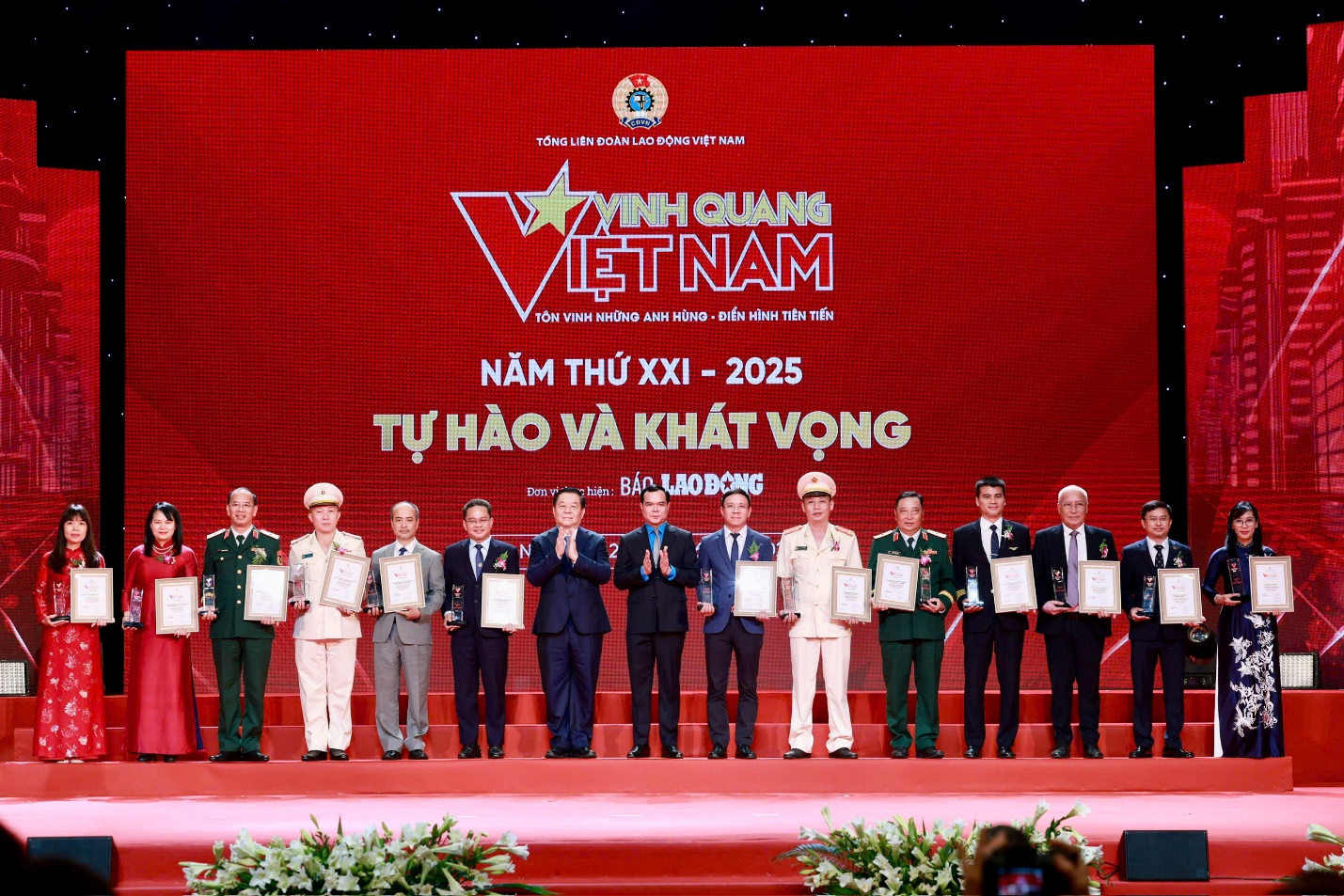 hi88.com - hi88.win - Ngân hàng duy nhất được vinh danh tại chương trình VQVN năm 2025- Ảnh 1.