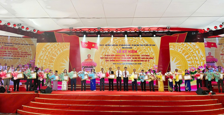 Kiên nha cai hi88 khánh thành Đền tưởng niệm anh hùng liệt sĩ huyện Hòn Đất- Ảnh 2.