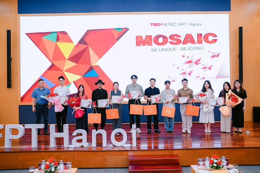 Sinh viên FPT BTEC tổ chức TEDx: Học từ trải nghiệm thật
- Ảnh 1. Sinh viên FPT BTEC tổ chức TEDx: Học từ trải nghiệm thật
- Ảnh 1.