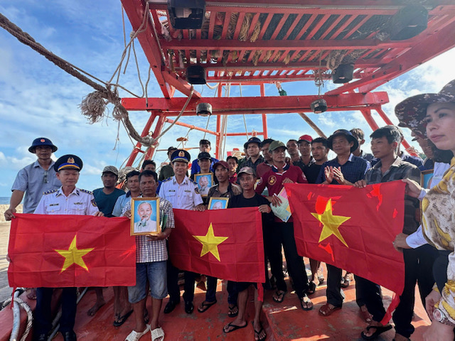 Thắm tình quân - dân nơi đảo tiền tiêu phía Tây Nam của Tổ quốc- Ảnh 9. Thắm tình quân - dân nơi đảo tiền tiêu phía Tây Nam của Tổ quốc- Ảnh 9.