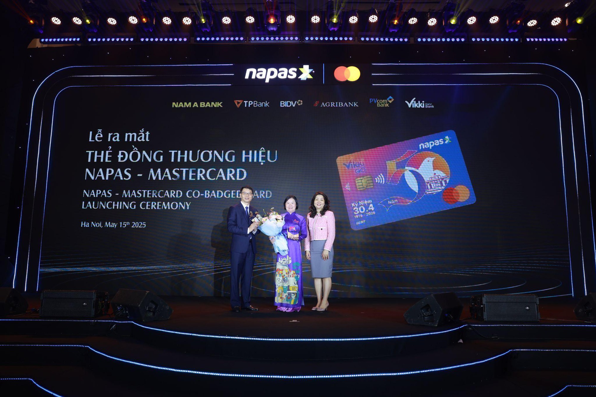 Nâng cấp thẻ chip - nhận ngàn ưu đãi với thẻ Thanh toán tích hợp VikkiGO- Ảnh 1. Nâng cấp thẻ chip - nhận ngàn ưu đãi với thẻ Thanh toán tích hợp VikkiGO- Ảnh 1.