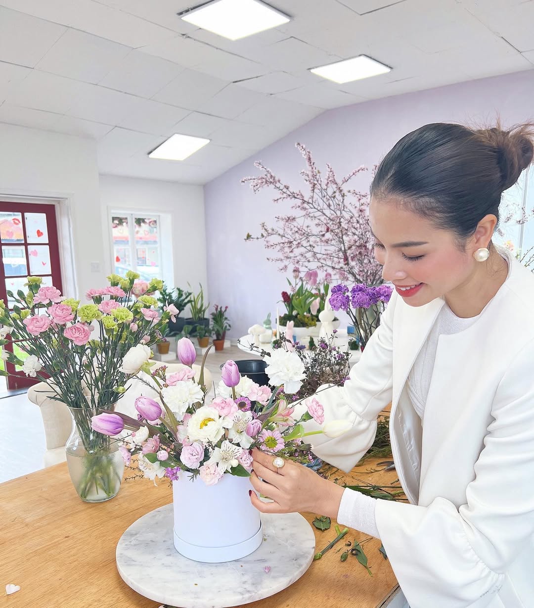 Phạm Hương ở Mỹ: Chi tiền triệu cắm hi88 com vẫn phải nhờ tới thứ này để nhà cửa thơm ngát- Ảnh 2.
