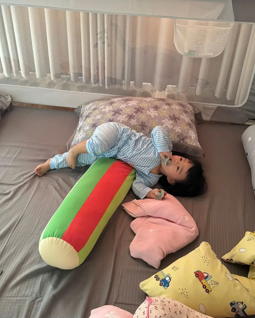Cặp sinh ba siêu quậy Dâu - Kem - Sữa, idol mới nổi làng hot kid vừa cho mẹ 1 buổi sáng đi từ "sảng hồn" đến "sảng ví"!- Ảnh 4. Cặp sinh hi88 com siêu quậy Dâu - Kem - Sữa, idol mới nổi làng hot kid vừa cho mẹ 1 buổi sáng đi từ "sảng hồn" đến "sảng ví"!- Ảnh 4.