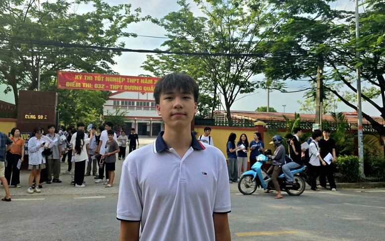 Đề Toán khó, nhiều học sinh chật vật: 'Không sát ôn luyện, dễ loạn công thức'- Ảnh 3. Đề Toán khó, nhiều học sinh chật vật: 'Không sát ôn luyện, dễ loạn công thức'- Ảnh 3.