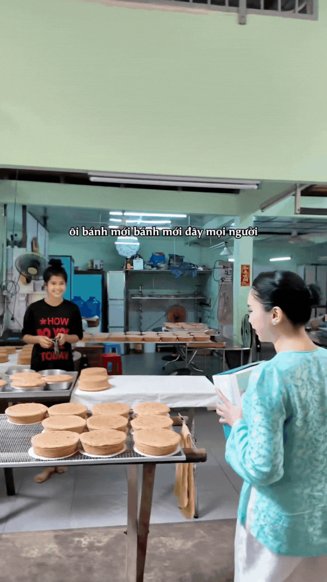 Theo chân "chị bán gạo" Linh Đặng đi thẩm tiệm bánh bông lan "ngon nhất Bạc Liêu", tiếc là người ở xa muốn ăn thử không dễ- Ảnh 7. Theo chân "chị bán gạo" Linh Đặng đi thẩm tiệm bánh bông lan "ngon nhất Bạc Liêu", tiếc là người ở xa muốn ăn thử không dễ- Ảnh 7.