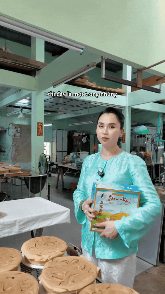 Theo chân "chị bán gạo" Linh Đặng đi thẩm tiệm bánh bông lan "ngon nhất Bạc Liêu", tiếc là người ở xa muốn ăn thử không dễ- Ảnh 8. Theo chân "chị bán gạo" Linh Đặng đi thẩm tiệm bánh bông lan "ngon nhất Bạc Liêu", tiếc là người ở xa muốn ăn thử không dễ- Ảnh 8.