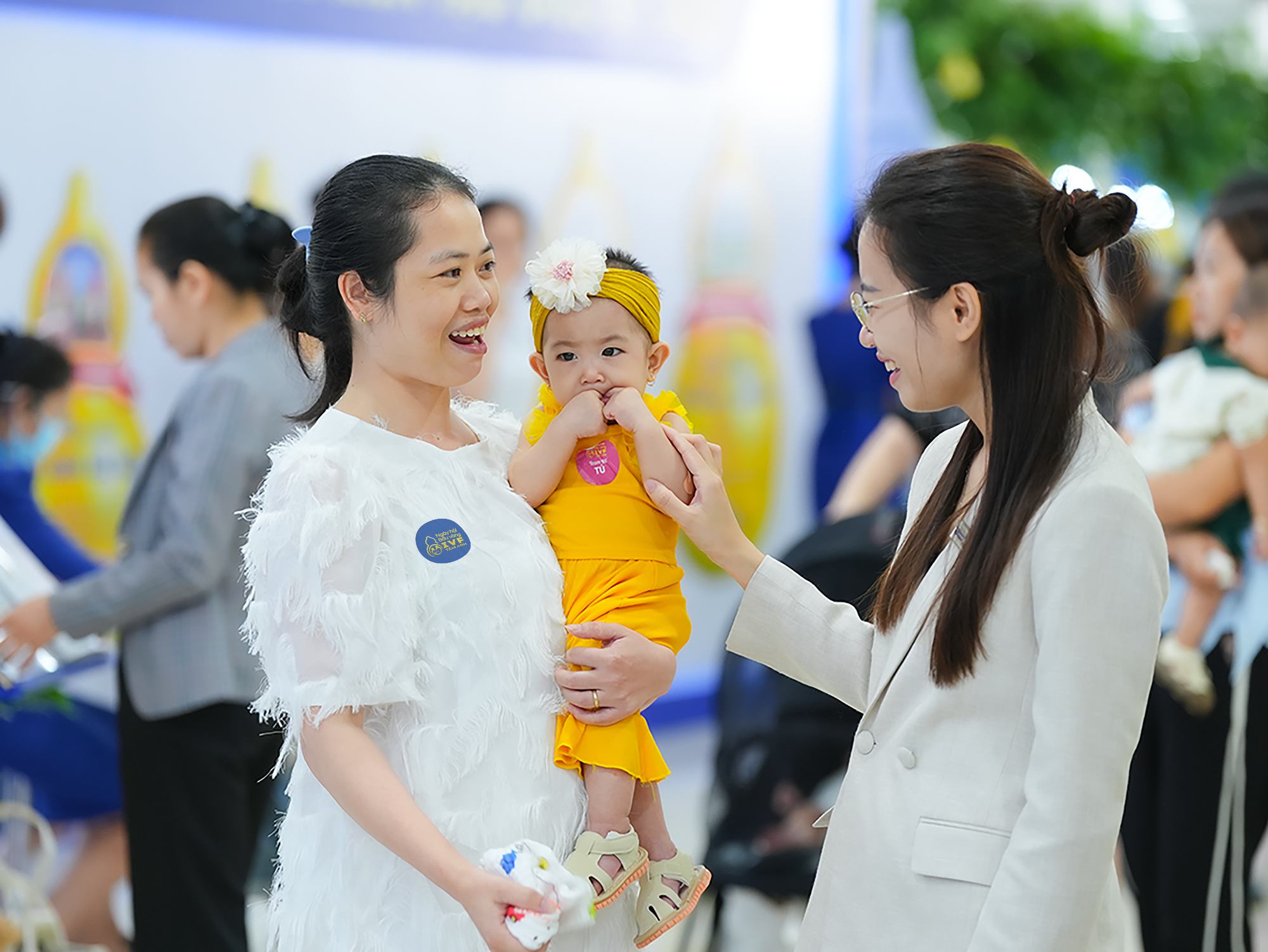 Cuộc hội ngộ đầy cảm xúc của những hi88 com đình hiếm muộn điều trị thành công- Ảnh 1.