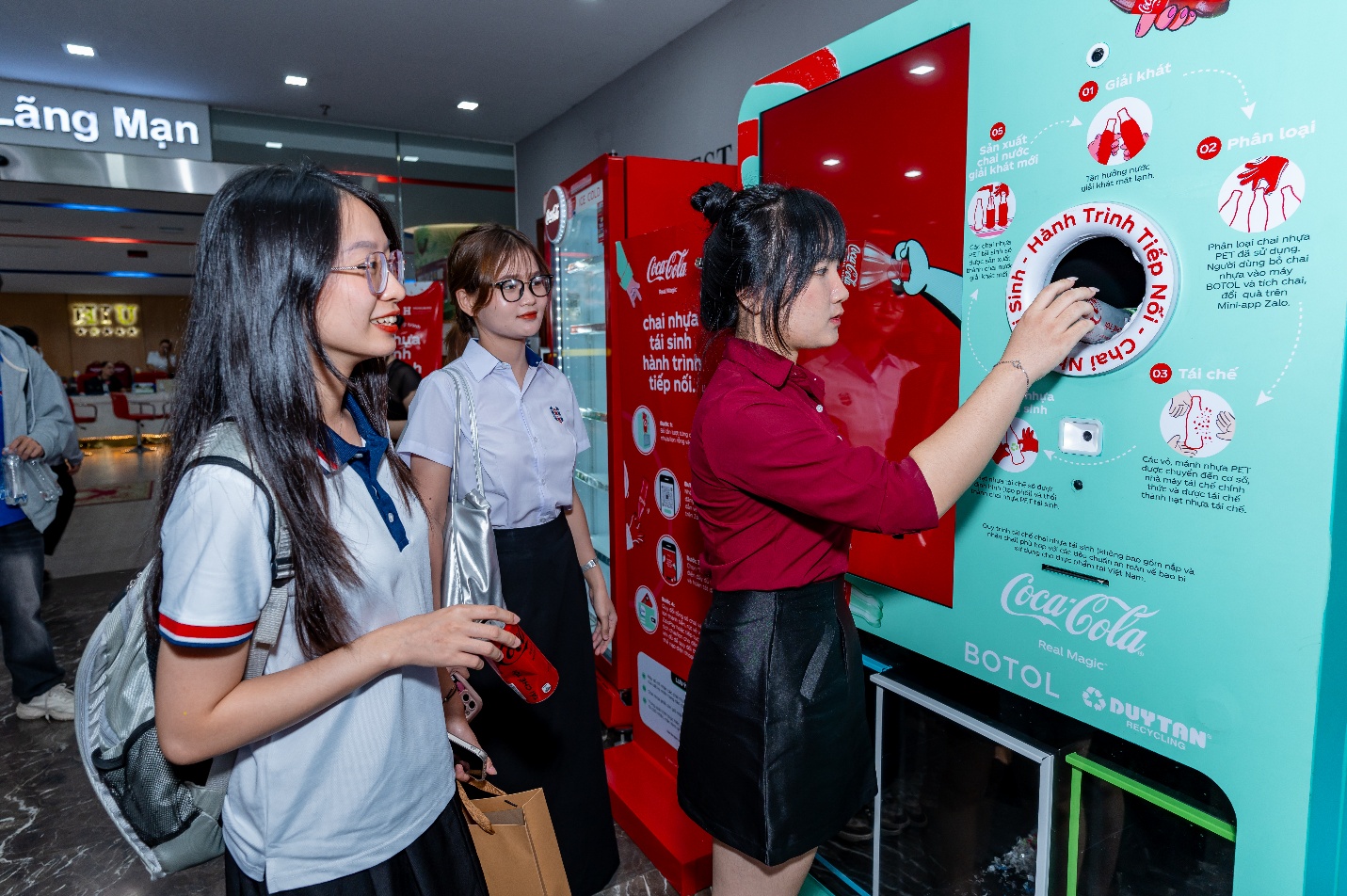 Chung tay giảm thiểu rác thải nhựa, Coca-Cola Việt Nam đã đóng góp những gì?- Ảnh 4. Chung tay giảm thiểu rác thải nhựa, Coca-Cola Việt Nam đã đóng góp những gì?- Ảnh 4.