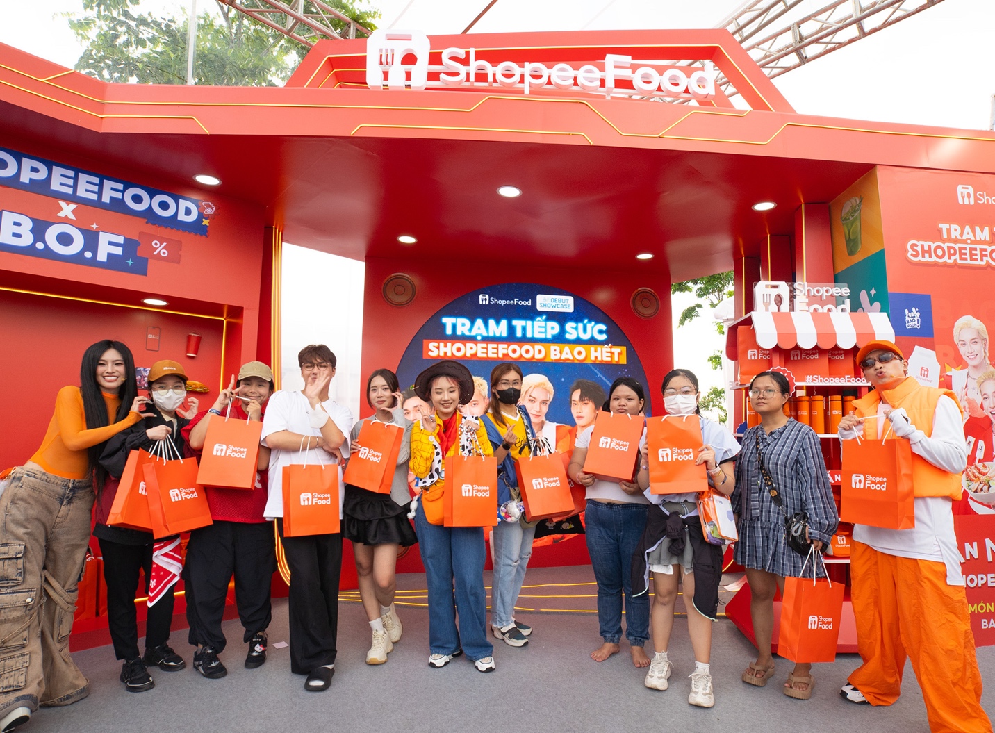 ShopeeFood "khuấy động" mùa hè: Từ ưu đãi món ngon đến đại tiệc cảm xúc- Ảnh 3.
