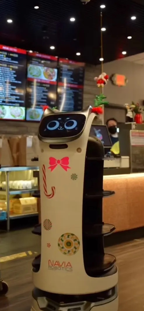 Robot ở h&agrave;ng phở Việt trị gi&aacute; 18.000 USD bất ngờ bị 'bắt c&oacute;c' ngay trước giờ mở cửa- Ảnh 1.