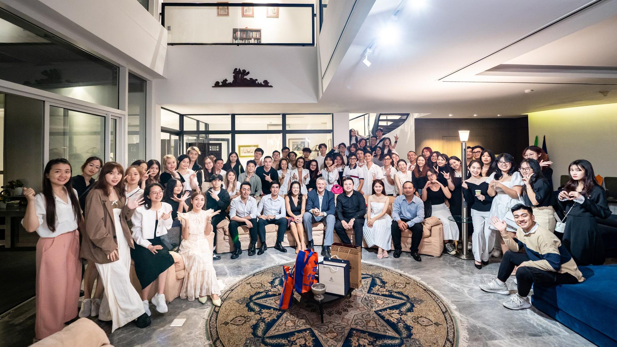 Giảng viên đại học Tôn Đức Thắng nhận tước hiệu Hiệp sĩ Cộng hòa Italia- Ảnh 3. Giảng viên đại học Tôn Đức Thắng nhận tước hiệu Hiệp sĩ Cộng hòa hi88.con- Ảnh 3.