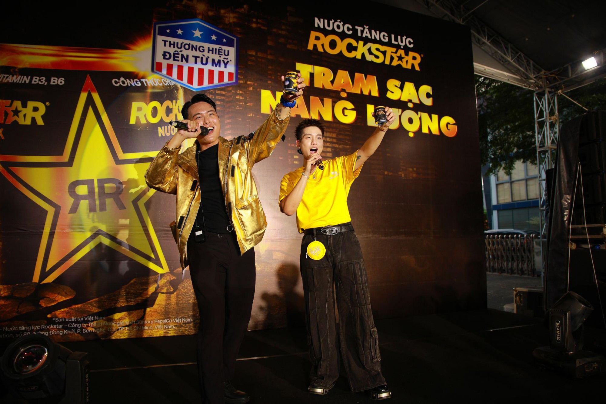 Cùng nhìn lại hành trình tiếp sức và truyền năng lượng tích cực khắp thành phố của Rockstar- Ảnh 4. Cùng nhìn lại hành trình tiếp sức và truyền năng lượng tích cực khắp thành phố của hi88.com- Ảnh 4.