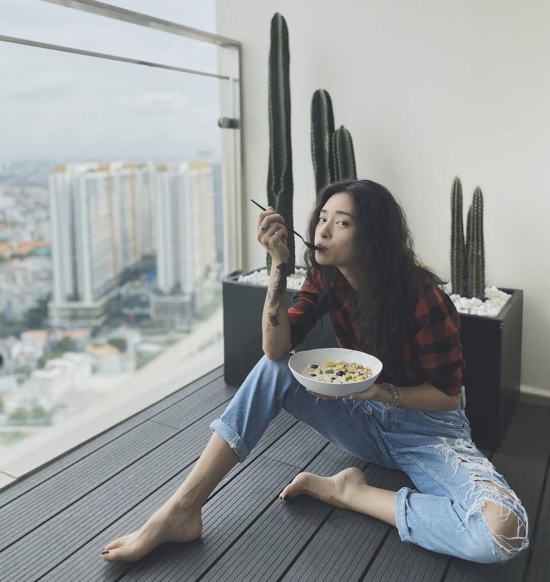 Ở nhà siêu sang nhưng Ngô Thanh Vân cũng mê dọn đồ, sắm loạt khay kệ sắp xếp đâu vào đó- Ảnh 2. Ở nhà siêu sang nhưng Ngô Thanh Vân cũng mê dọn đồ, sắm loạt khay kệ sắp xếp đâu vào đó- Ảnh 2.