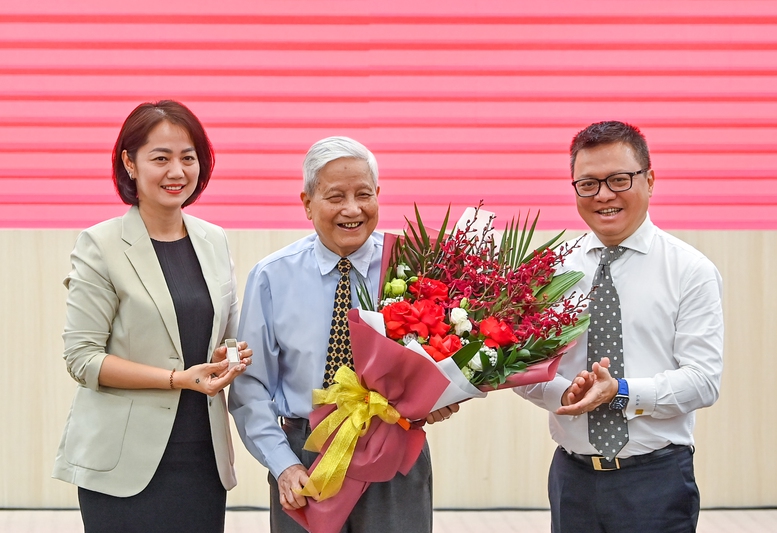 Ra mắt cuốn sách ‘Tinh hoa cách mạng Việt Nam’ của nhà báo lão thành Hà Đăng- Ảnh 4. Ra mắt cuốn sách ‘Tinh hoa cách mạng Việt Nam’ của nhà báo lão thành Hà Đăng- Ảnh 4.