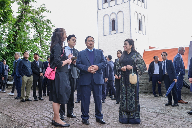 Thủ tướng thăm cảng biển hàng đầu vùng Baltic và tìm hiểu kinh nghiệm phát huy giá trị di sản ở Estonia- Ảnh 11. Thủ tướng thăm cảng biển hàng đầu vùng Baltic và tìm hiểu kinh nghiệm phát huy giá trị di sản ở Estonia- Ảnh 11.