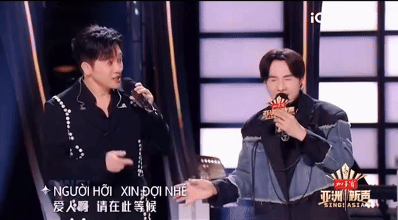 Đan Trường nói 1 câu khiến Tô Hữu Bằng “điếng người”, song ca Biệt Khúc Chờ Nhau mang cả bầu trời tuổi thơ ùa về!- Ảnh 3. Đan Trường nói 1 câu khiến Tô Hữu Bằng “điếng người”, song ca Biệt Khúc Chờ Nhau mang cả bầu trời tuổi thơ ùa về!- Ảnh 3.