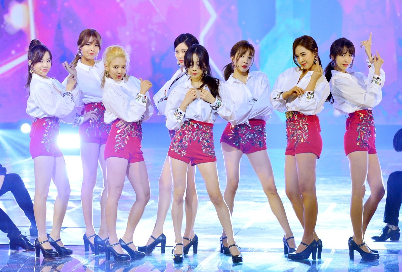 SNSD và Red Velvet từng diện đồ nhái, nhưng cách hành xử của stylist lại trái ngược hoàn toàn- Ảnh 2. SNSD và Red Velvet từng diện đồ nhái, nhưng cách hành xử của stylist lại trái ngược hoàn toàn- Ảnh 2.