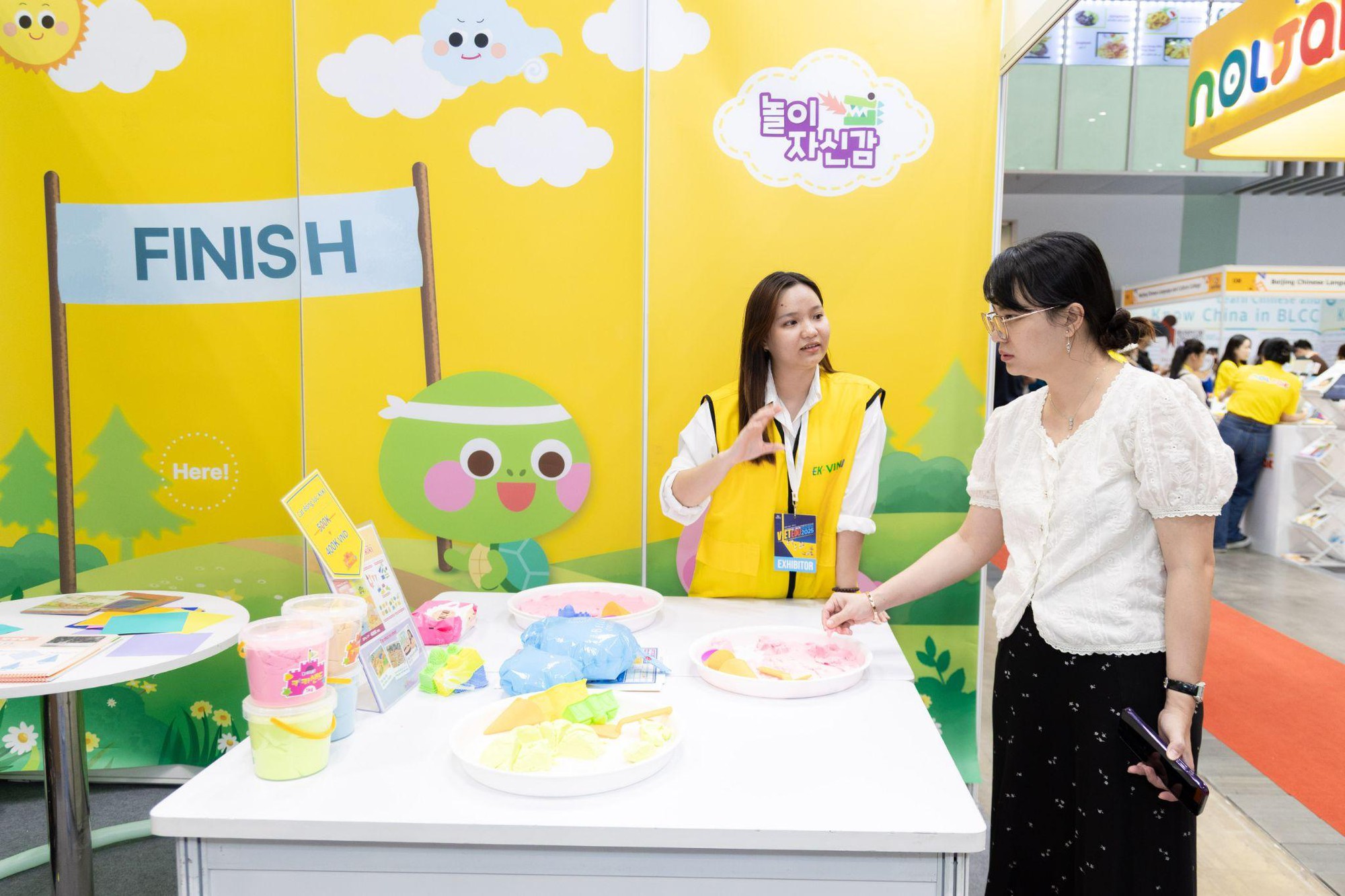 Trải nghiệm đa dạng công nghệ giáo dục tại VIETEDU FAIR 2025- Ảnh 2. Trải nghiệm đa dạng công nghệ giáo dục tại VIETEDU FAIR 2025- Ảnh 2.