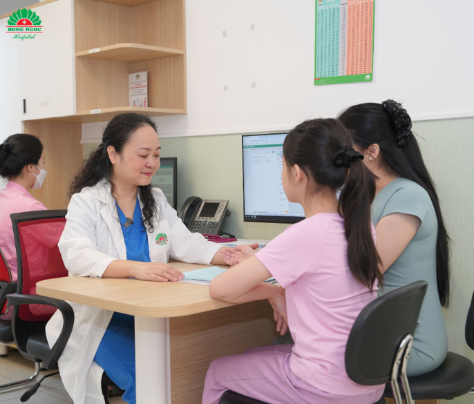Tầm soát dậy thì sớm, bé gái bất ngờ phát hiện khối u não- Ảnh 3.