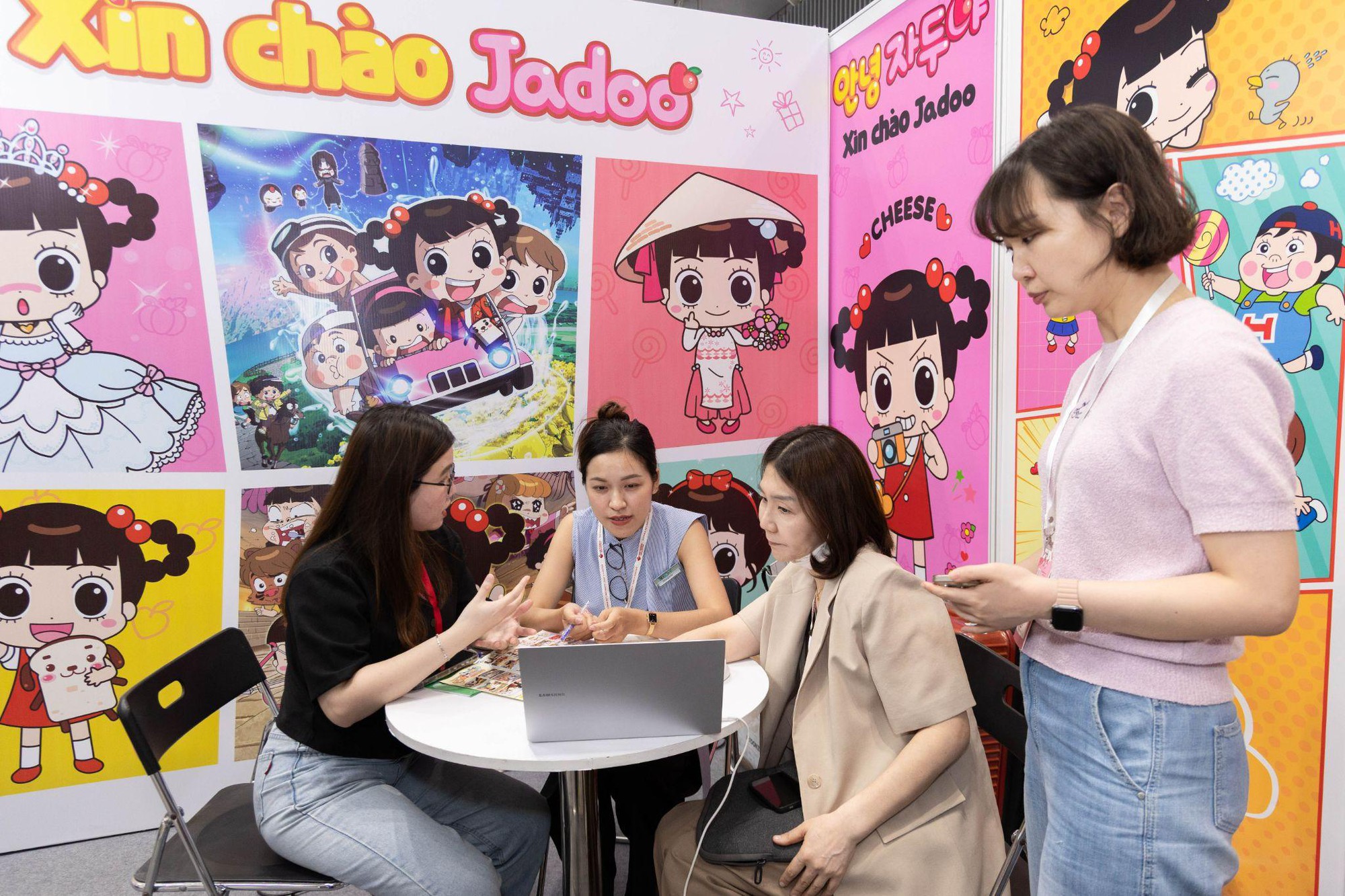 Trải nghiệm đa dạng công nghệ giáo dục tại VIETEDU FAIR 2025- Ảnh 4. Trải nghiệm đa dạng công nghệ giáo dục tại VIETEDU FAIR 2025- Ảnh 4.