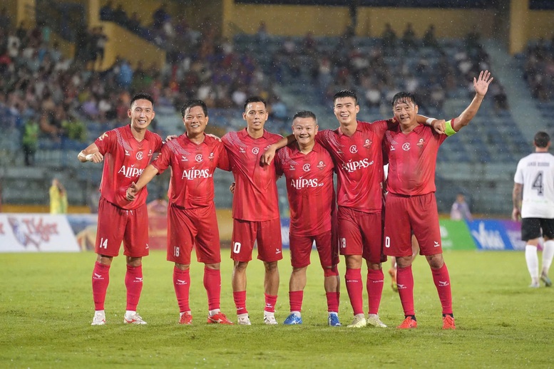 Việt Nam All Stars đánh bại dàn Huyền thoại MU- Ảnh 1.