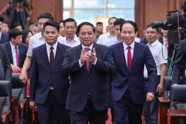 Thủ tướng: Hải Phòng (mới) gương mẫu, đi đầu xây dựng thành phố XHCN trong kỷ nguyên mới- Ảnh 1.