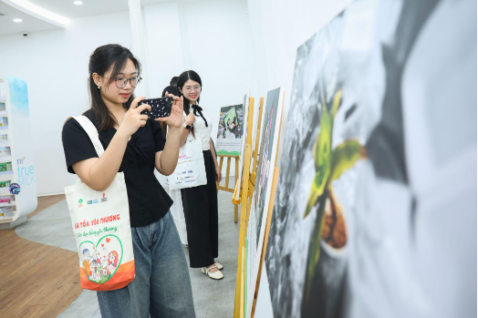 Hưởng ứng Ngày không túi ni-lông, TH true mart trở thành "địa chỉ xanh" cho thế hệ tiêu dùng văn minh- Ảnh 4.