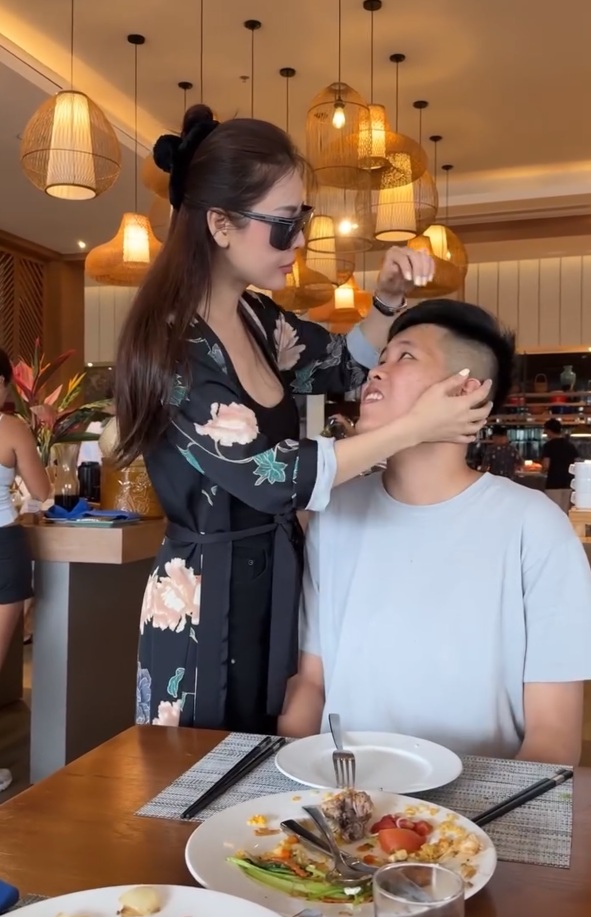 Quế Vân bị nói bỏ con trai tự kỷ: "Người ta lao vào đánh con tôi"- Ảnh 2. Quế Vân bị nói bỏ con trai tự kỷ: "Người ta lao vào đánh con tôi"- Ảnh 2.