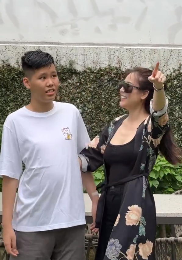 Quế Vân bị nói bỏ con trai tự kỷ: "Người ta lao vào đánh con tôi"- Ảnh 1. Quế Vân bị nói bỏ con trai tự kỷ: "Người ta lao vào đánh con tôi"- Ảnh 1.