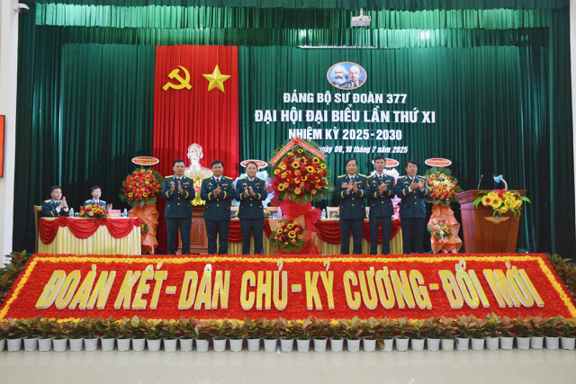 Đảng bộ Sư đoàn 377 tổ chức thành công Đại hội đại biểu lần thứ XI, nhiệm kỳ 2025-2030
- Ảnh 2. Đảng bộ Sư đoàn 377 tổ chức thành công Đại hội đại biểu lần thứ XI, nhiệm kỳ 2025-2030
- Ảnh 2.