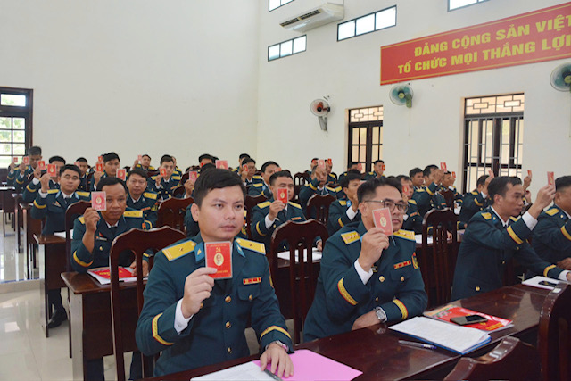 Đảng bộ Sư đoàn 377 tổ chức thành công Đại hội đại biểu lần thứ XI, nhiệm kỳ 2025-2030
- Ảnh 6. Đảng bộ Sư đoàn 377 tổ chức thành công Đại hội đại biểu lần thứ XI, nhiệm kỳ 2025-2030
- Ảnh 6.