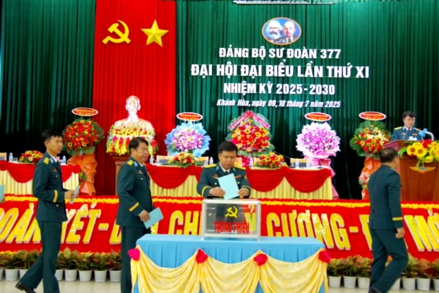 Đảng bộ Sư đoàn 377 tổ chức thành công Đại hội đại biểu lần thứ XI, nhiệm kỳ 2025-2030
- Ảnh 8. Đảng bộ Sư đoàn 377 tổ chức thành công Đại hội đại biểu lần thứ XI, nhiệm kỳ 2025-2030
- Ảnh 8.