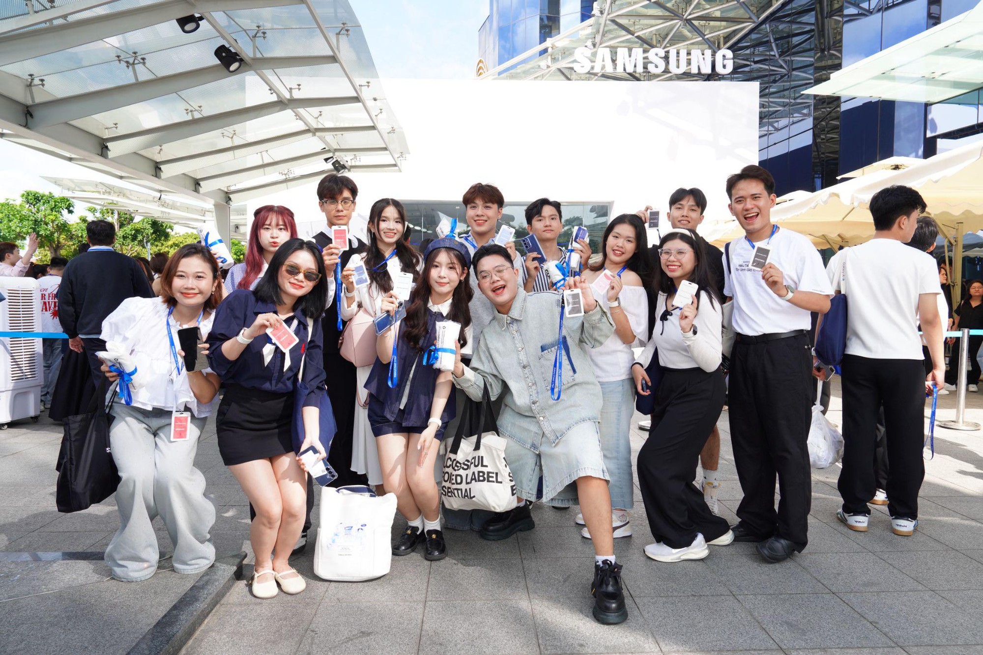 Samsung khuấy động cộng đồng với chuỗi hoạt động “The Ultra Fest. Unfolds”: Nhìn tận mắt sờ tận tay hi88.com Z Flip7 và hi88.com Z Fold7!- Ảnh 1.
