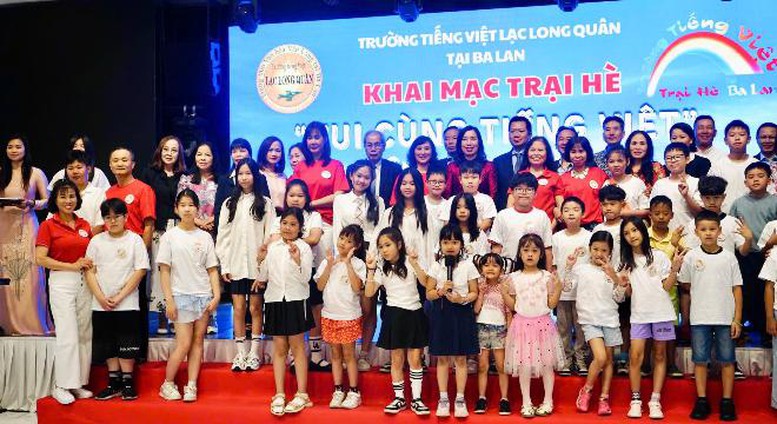 Cộng đồng người Việt tại Ba Lan luôn hướng về quê hương, đất nước- Ảnh 1. Cộng đồng người Việt tại Ba Lan luôn hướng về quê hương, đất nước- Ảnh 1.