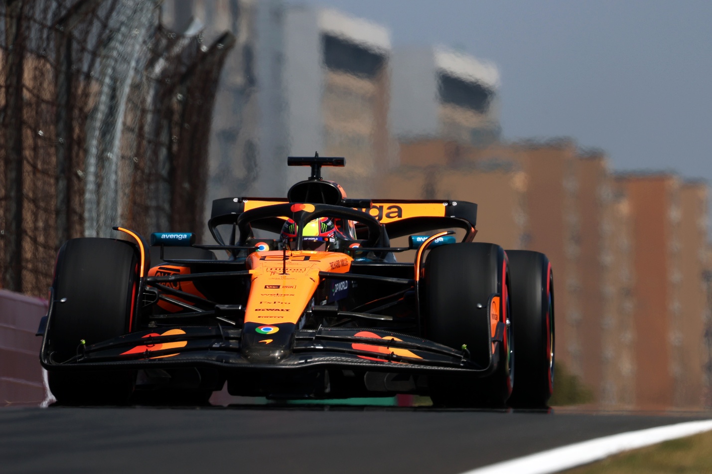 Sau bom tấn "F1: The Movie”, liệu đua xe Công thức 1 có thể trở thành hiện tượng đại chúng?- Ảnh 2. bong da ket qua truc tiep tấn "F1: The Movie”, liệu đua xe Công thức 1 có thể trở thành hiện tượng đại chúng?- Ảnh 2.
