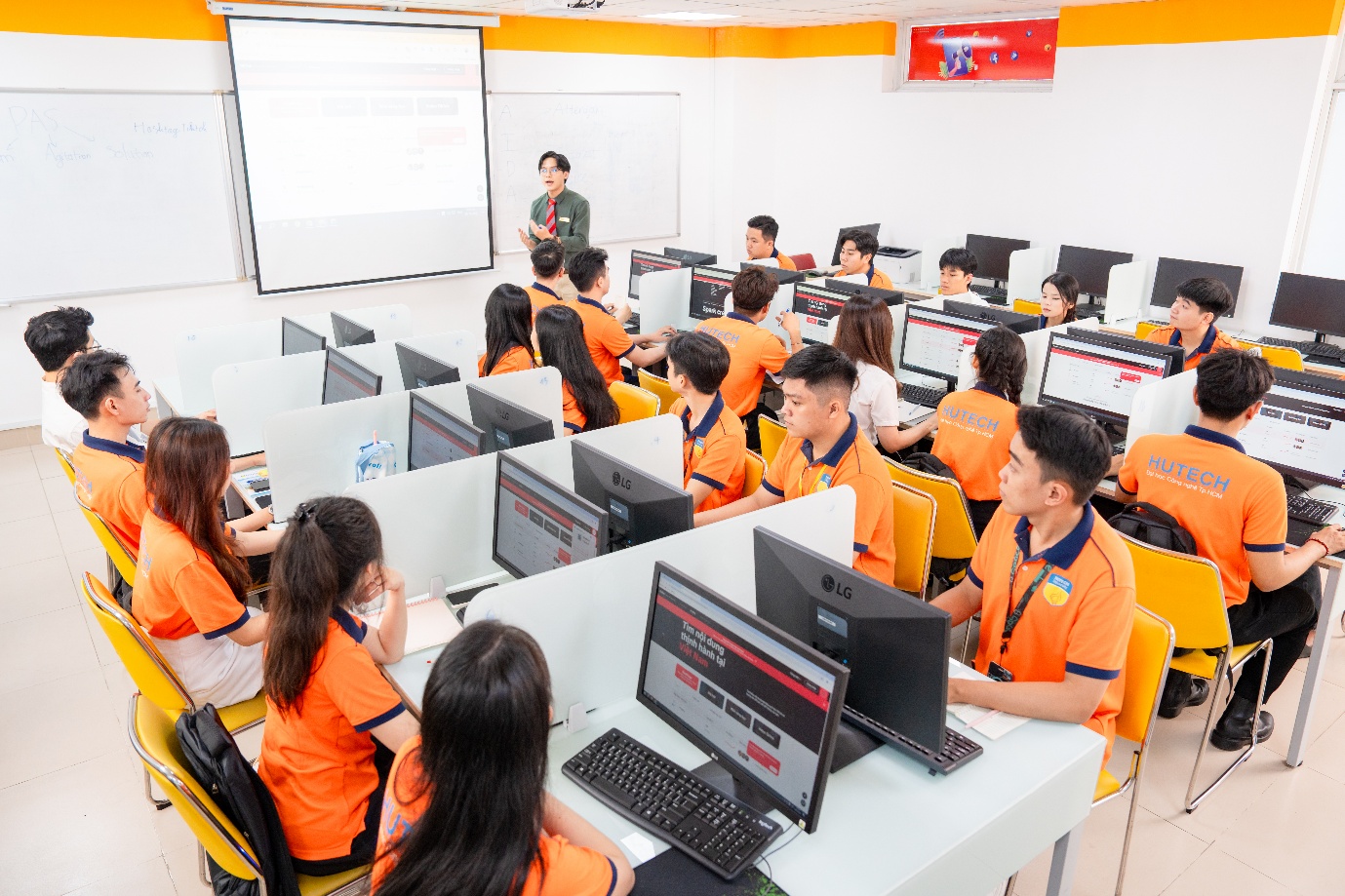 Đăng k&yacute; nguyện vọng HUTECH, nhận ngay học bổng 25% học ph&iacute; to&agrave;n kho&aacute; v&agrave; ưu đ&atilde;i 5 triệu đồng- Ảnh 3.