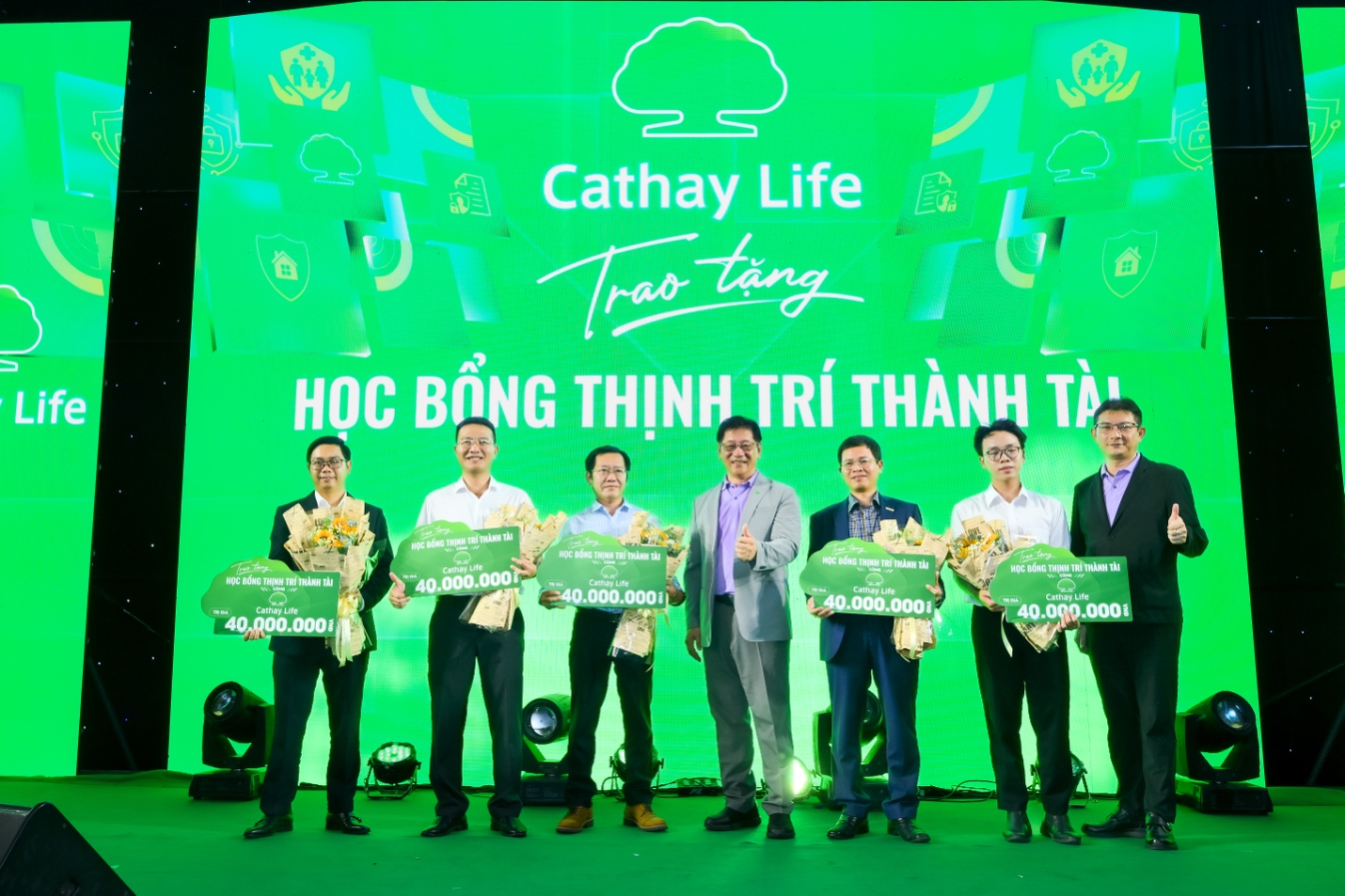 Cathay Life Việt Nam kỷ niệm 17 năm thành lập: Hành trình kiến tạo niềm tin và lan tỏa giá trị bền vững- Ảnh 3. keo nha cai com truc tiep bong da Việt Nam kỷ niệm 17 năm thành lập: Hành trình kiến tạo niềm tin và lan tỏa giá trị bền vững- Ảnh 3.