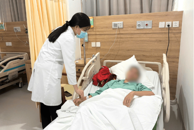 Cứu sống cụ ông 77 tuổi đột quỵ do nhồi máu não, liệt nửa người tại Phú Quốc- Ảnh 3. Cứu sống cụ ông 77 tuổi đột quỵ do nhồi máu não, liệt nửa người tại Phú Quốc- Ảnh 3.