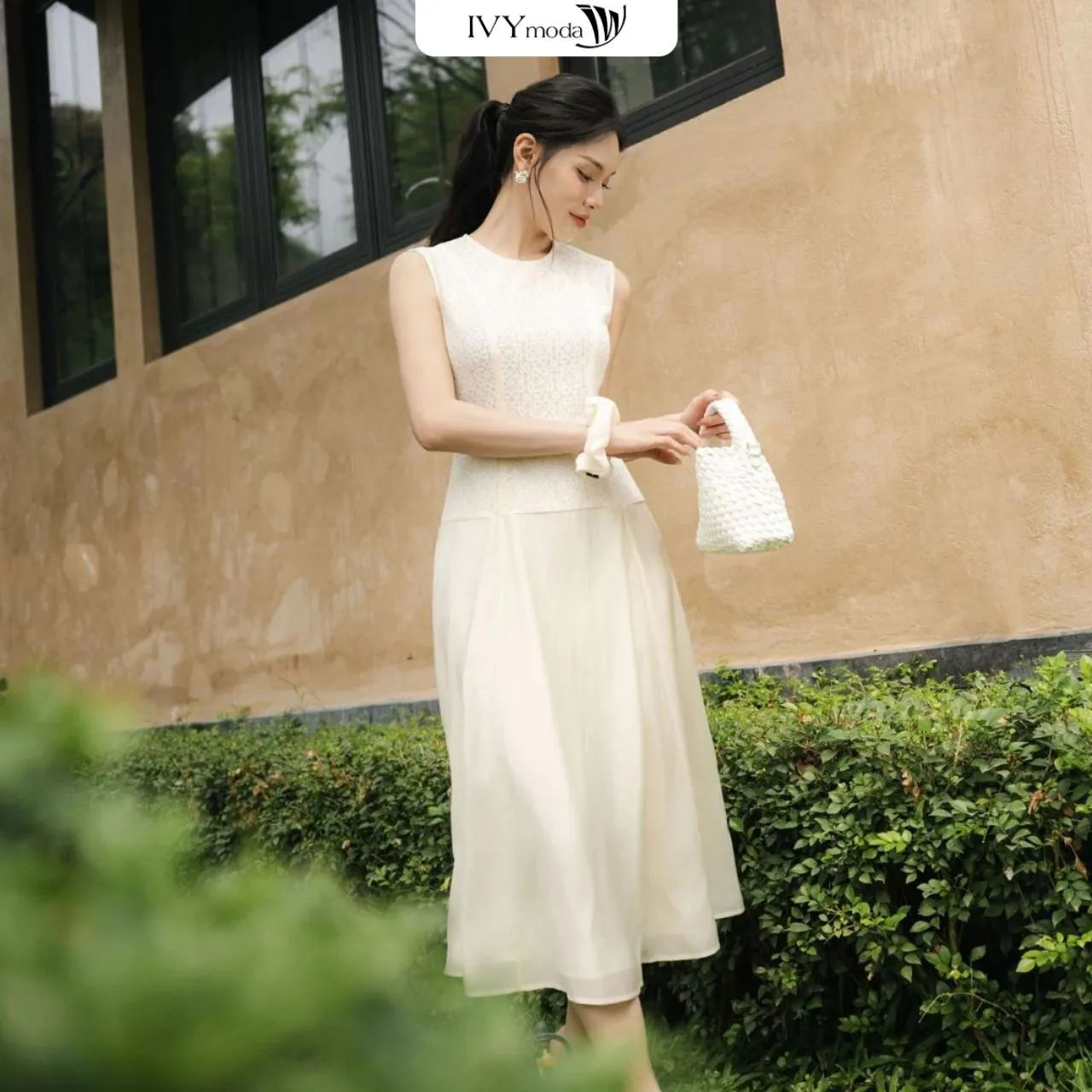 Cứ sinh nhật con là Phạm Hương lại diện món đồ này, vừa sang vừa điệu khiến mẹ nào cũng muốn sắm theo- Ảnh 9. Cứ sinh nhật con là Phạm Hương lại diện món đồ này, vừa sang vừa điệu khiến mẹ nào cũng muốn sắm theo- Ảnh 9.